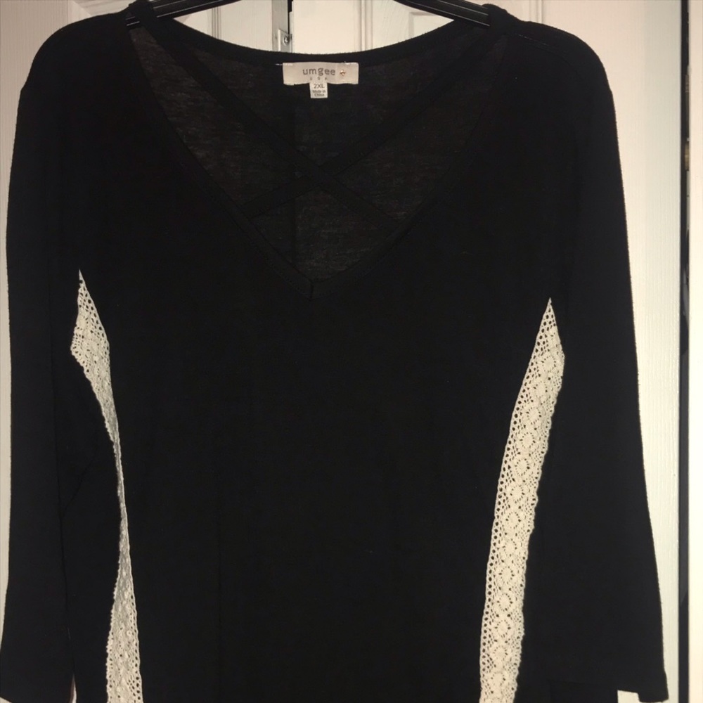 Umgee top with crisscross at neck